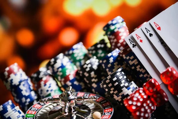 Antarmuka kasino langsung timezone55 menampilkan meja blackjack dan roulette